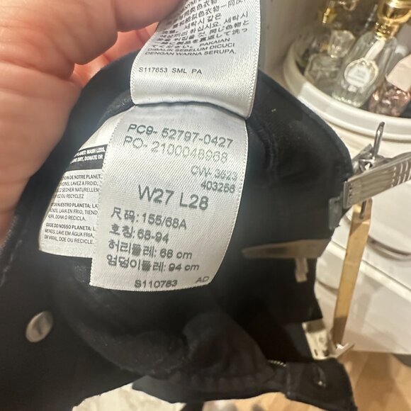 BNWT Levis 720 High Rise Super Skinny 27 - Black - Picture 14 of 14